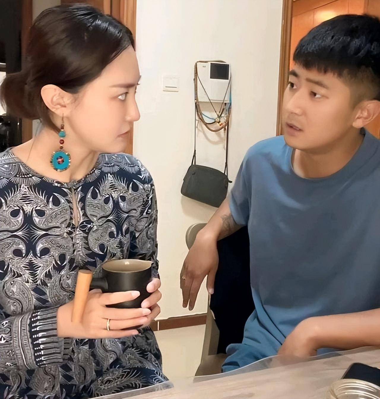 四次家暴,贾洪清回应:无法忍受婚前欺骗婚后不忠诚_电影_黄菲_选择了