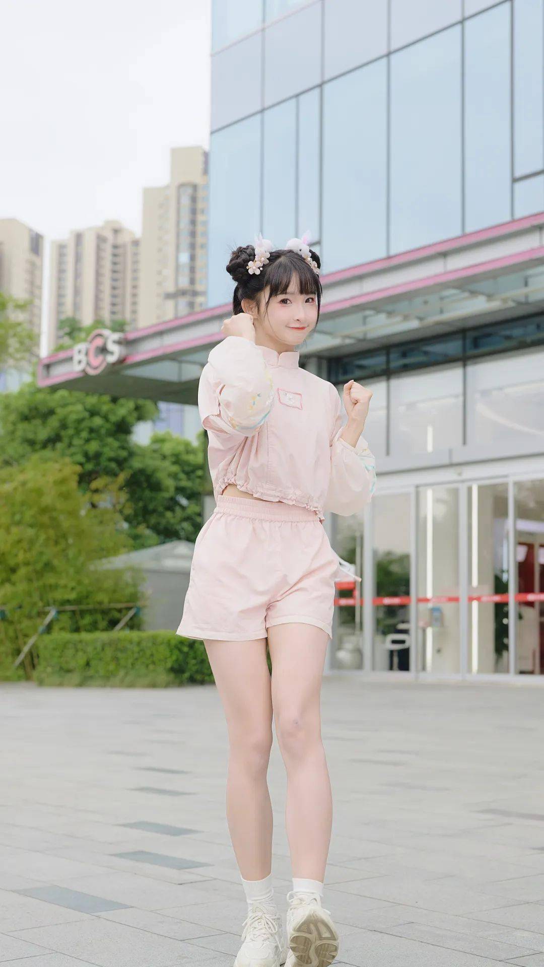 [ 用灵动舞姿舞出精彩的@晓丹小仙女儿][ 土生土长用山歌展示湘西的