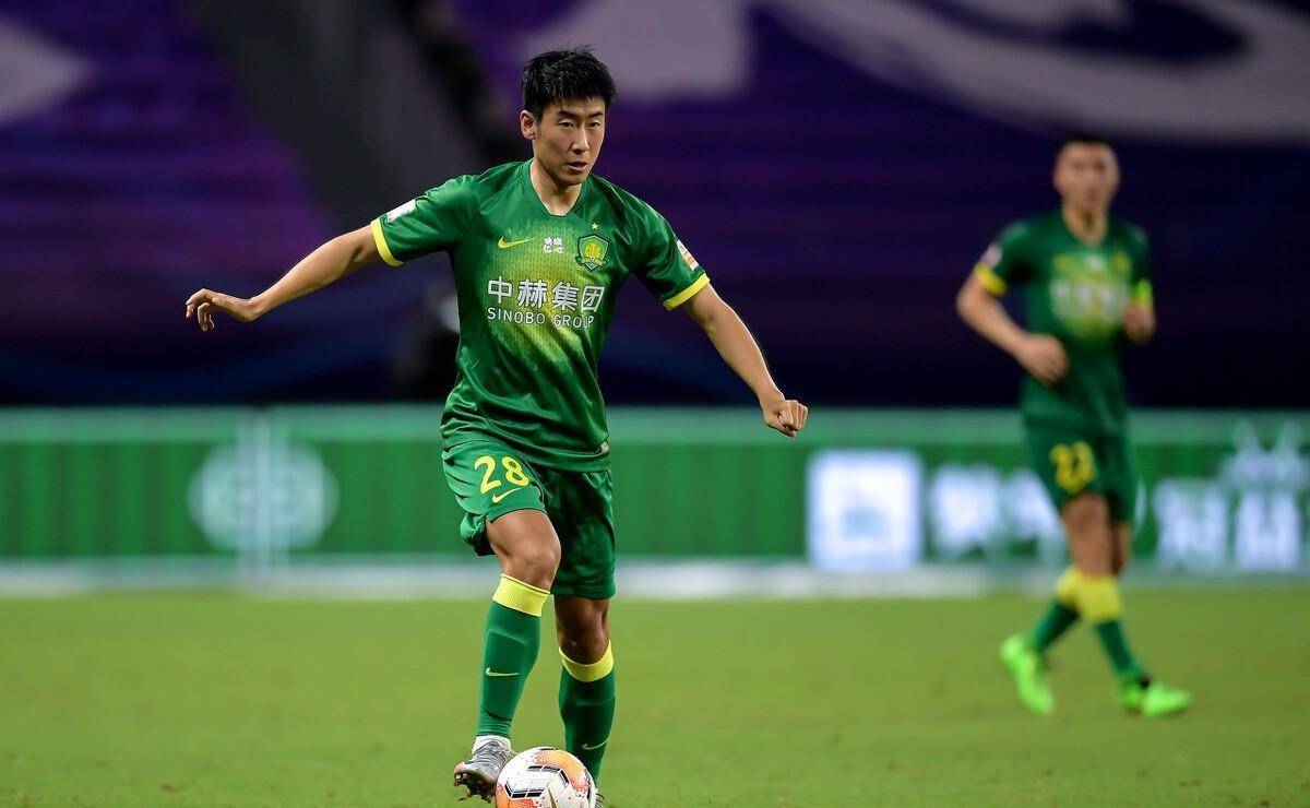 2014赛季结束后,姜涛与国安的合约到期,没有得到续约的他第一次陷入了