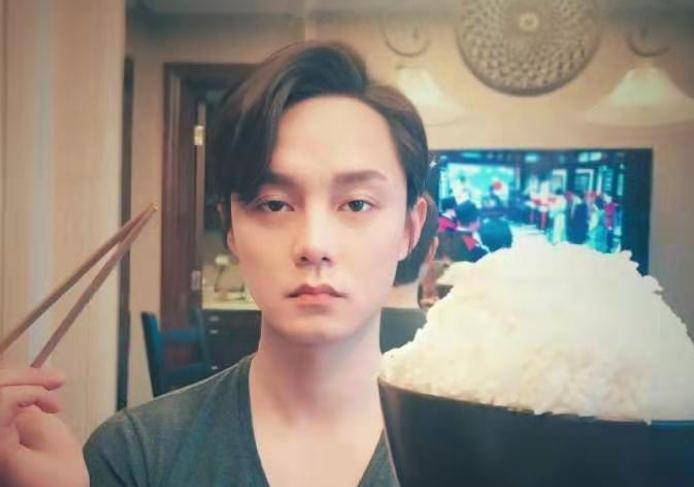 尹正不再正,穿着打扮越来越阴柔,还被误认为中年大姨?_娱乐_网友_照片