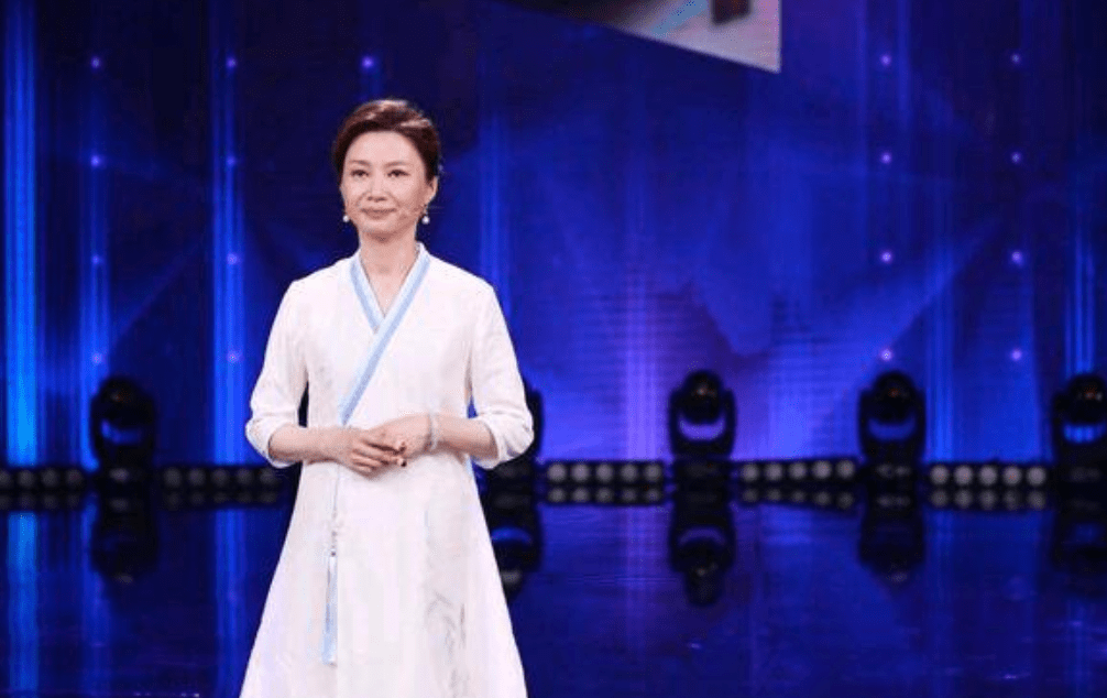 靠《百家讲坛》爆火的美女教授杨雨,到底是一个什么样的人?_母亲_文学_女儿