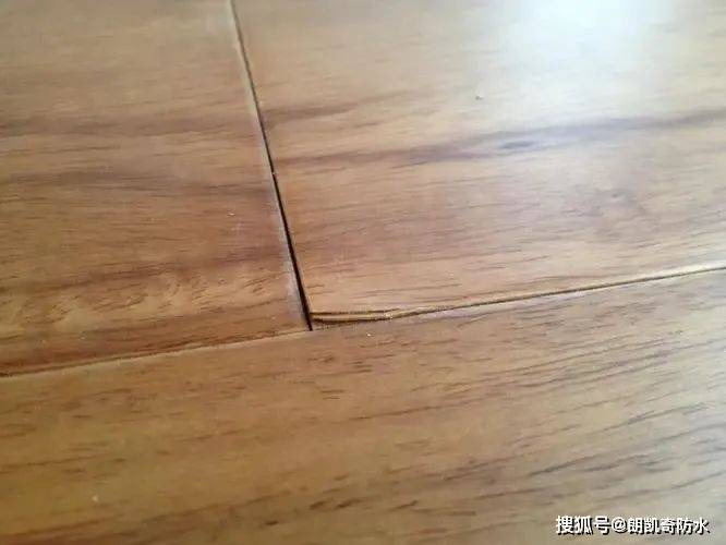 实用 | 地板用久了,翘起怎么办?教你几招,恢复如新!_问题_原因_情况