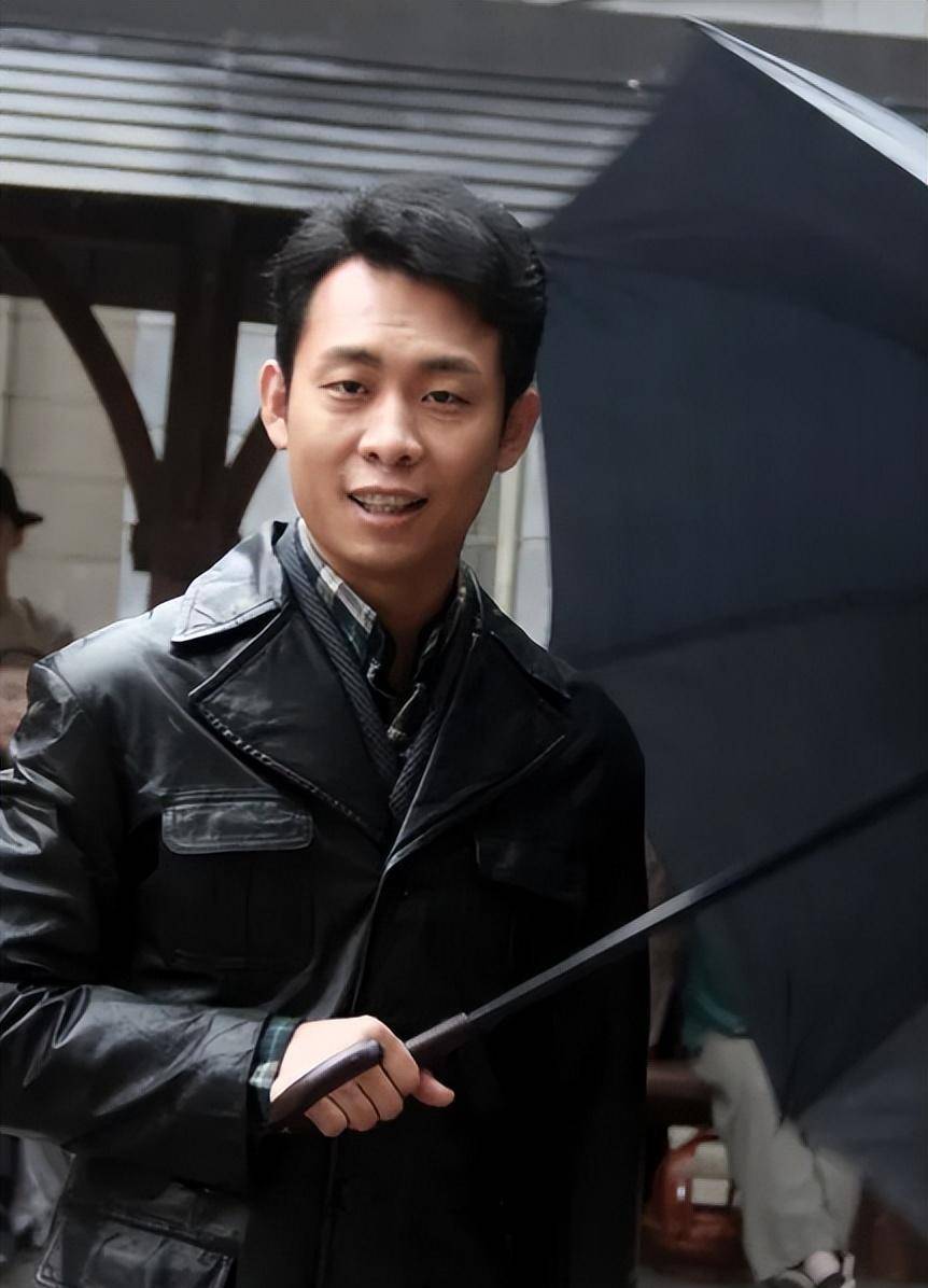 44岁张艺的"悲"是娱乐圈的"悲"_张毅_张译_表演