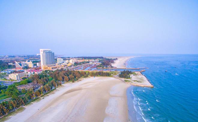 北海知名度最高的景区,被称为“中国第一滩”,景色优美不收门票_银滩_沙滩_游客