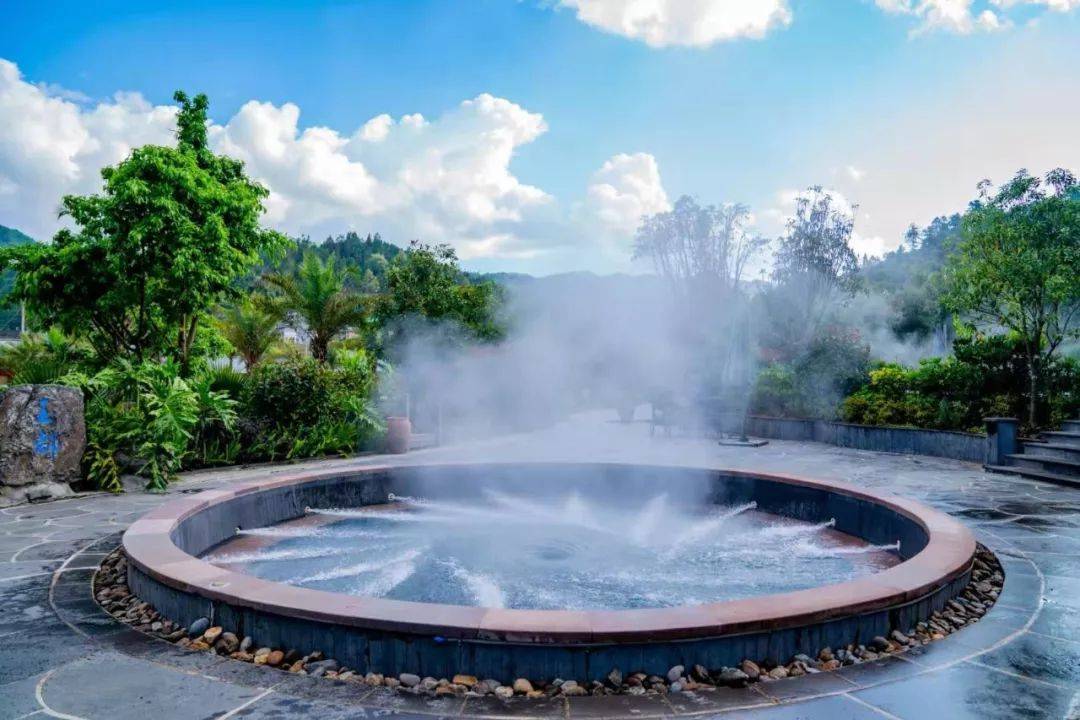月满中秋,师恩难忘 | 腾冲洞山温泉村推出免费温泉门票.