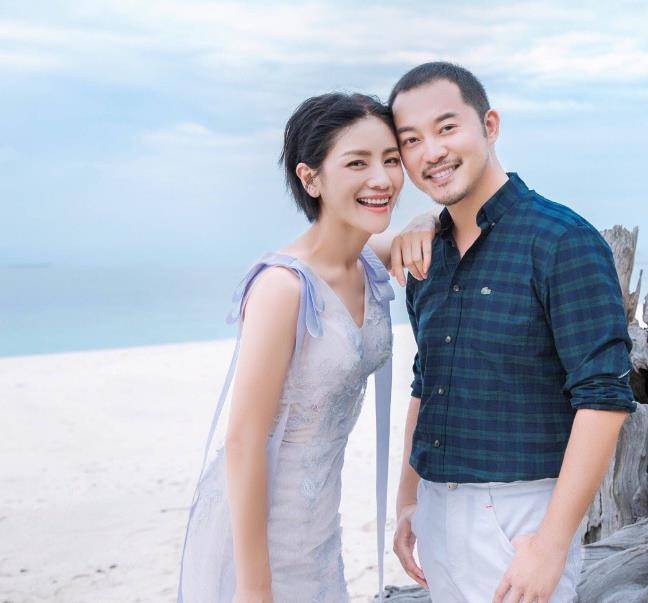 沙溢幸福讲述恋爱趣事:求婚我是背水一战,如今家里还是她说了算_胡可