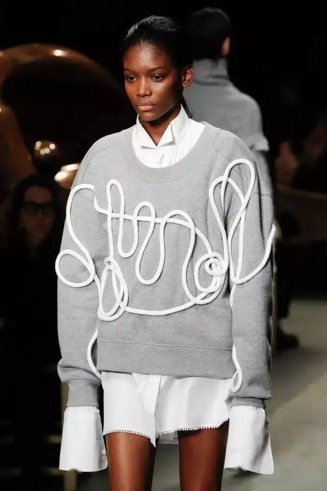 服装小心机设计!线缝装饰细节合集!