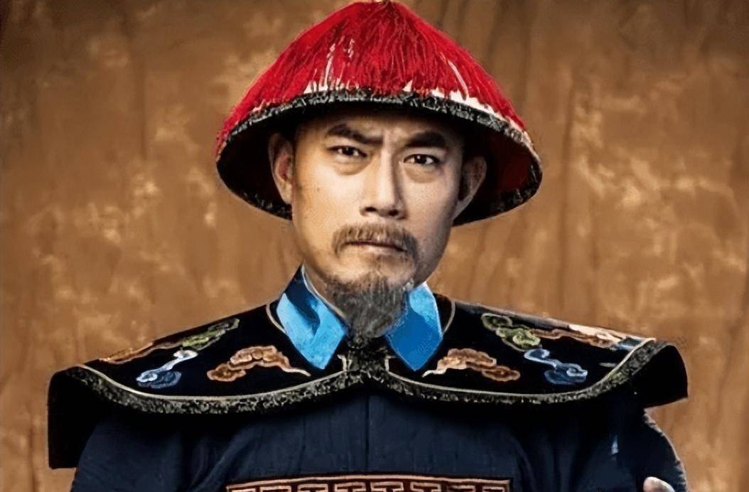 清朝版海瑞:退休时带着十几箱金银招摇还乡,乾隆反而大加赞赏_孙嘉淦