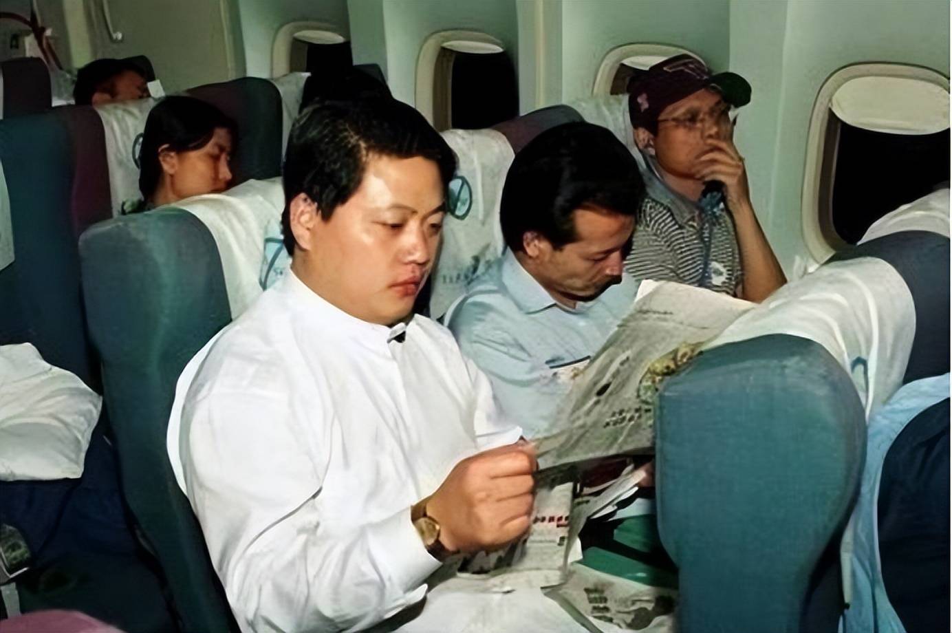 在走南闯北的打拼中,王均瑶初步展露出自己的商业天