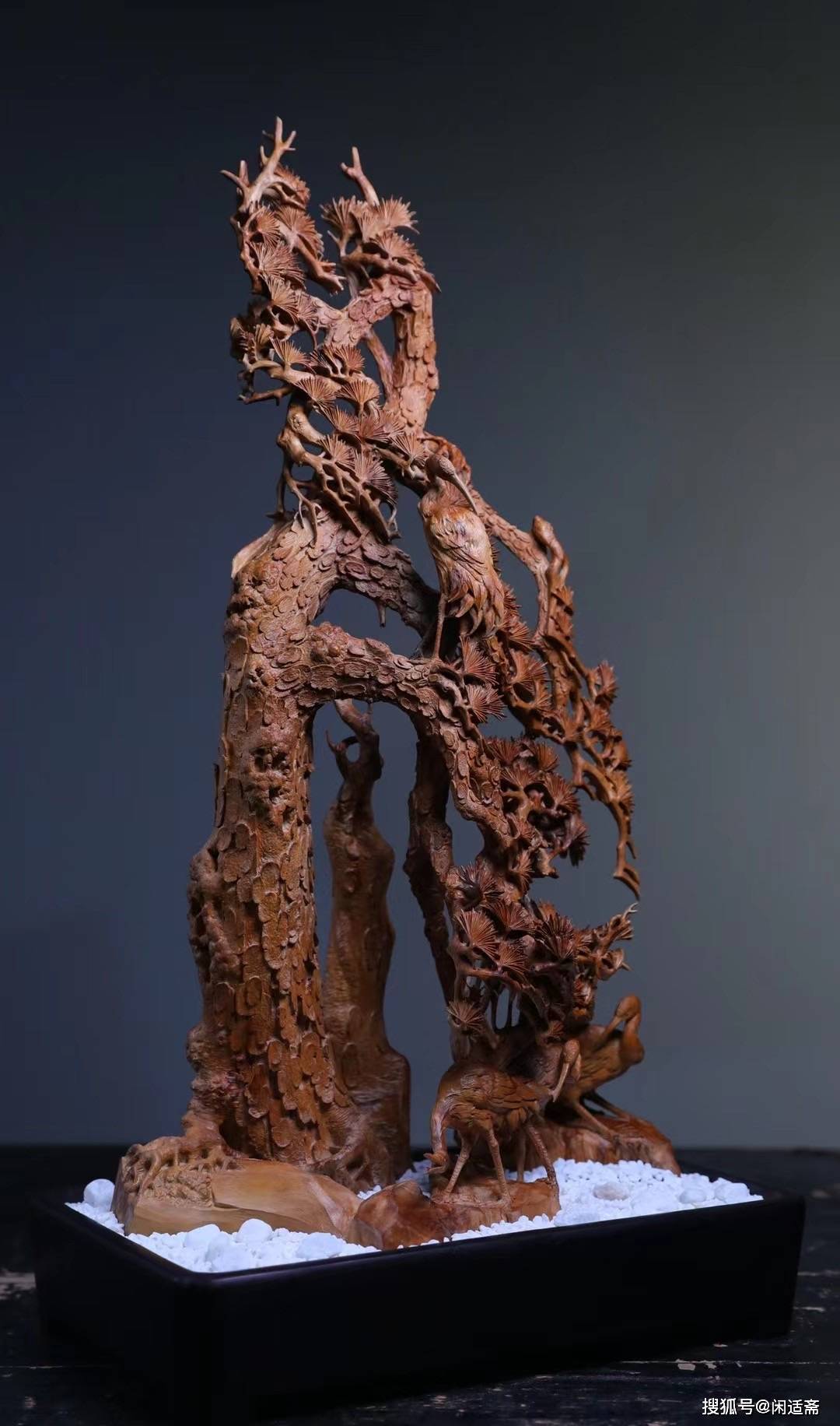 富贵长寿,松鹤延年,老山檀香木雕工艺珍赏_松树_紫檀_小叶