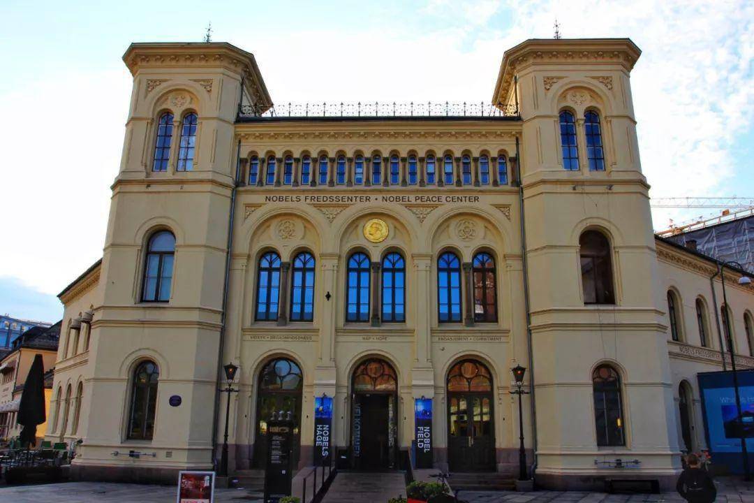 挪威是曾经的北欧海盗王国,直到现在船只都仿佛保留着海盗船昔日的