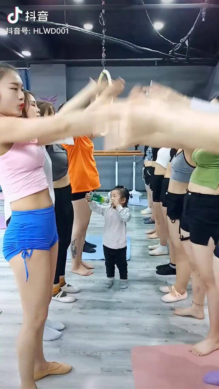 成人零基础舞蹈培训 好身材练起来 钢管舞蹈 梁怡老师带大家花样耍