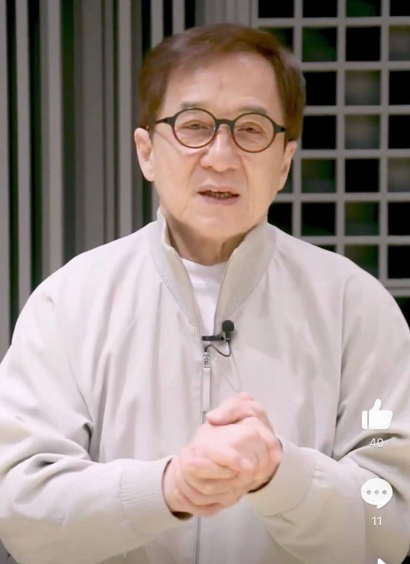 近照里精神状态不错,还与荷兰弟梦幻联动了_大哥_动作_电影