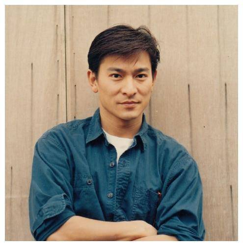 刘德华误发未修图近照,60岁脸上满是皱纹,他也感叹自己老了_华仔_照片