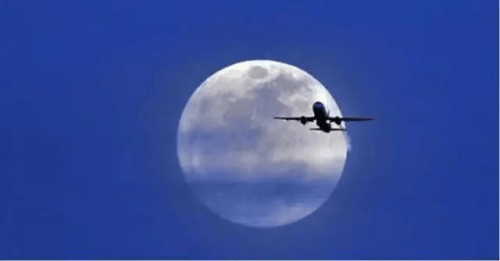今年中秋月八年来最明亮，爆火春秋航空赏月航班带你云上赏月