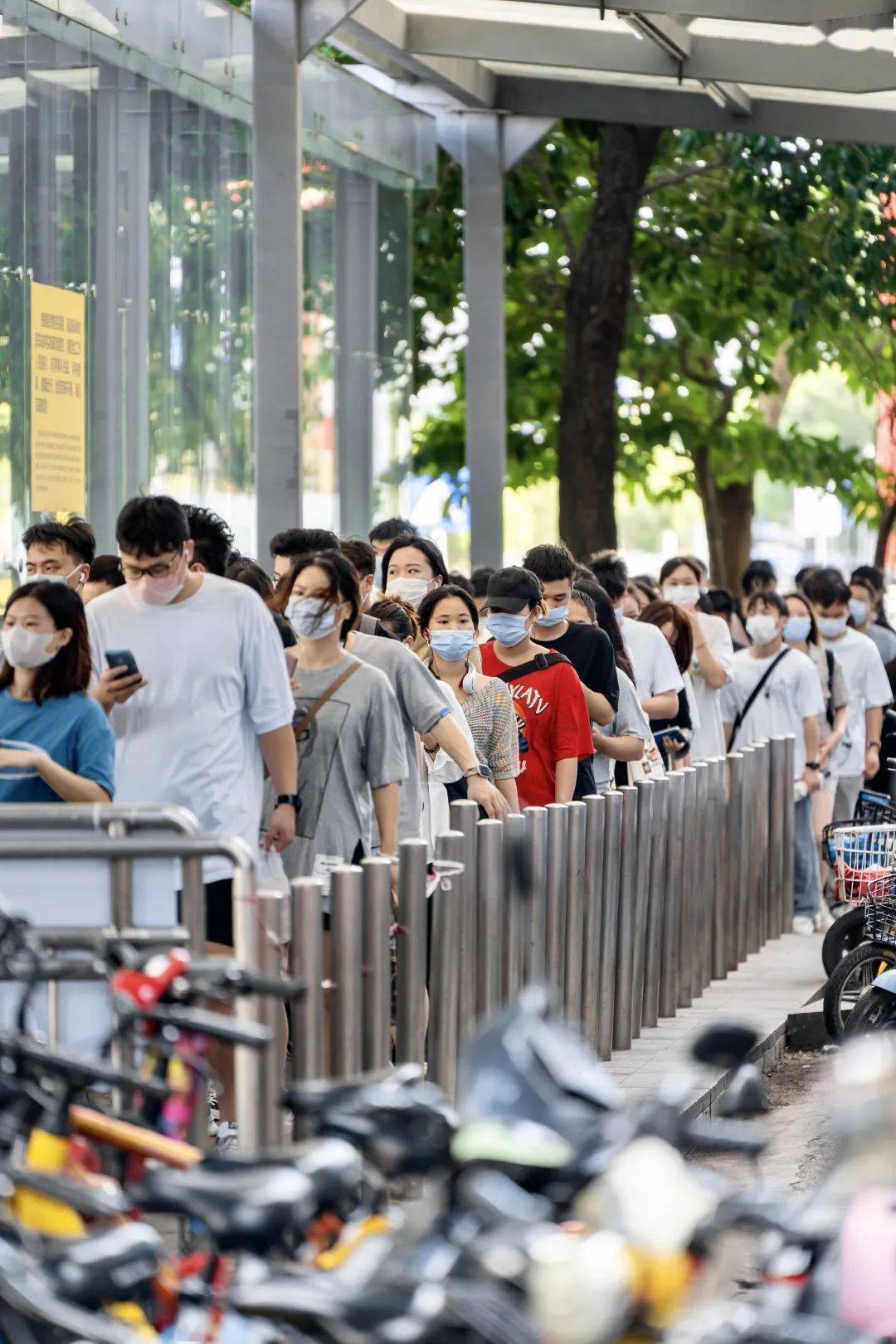 深圳打工人:"白天cbd工作,晚上城中村睡觉."_生活_茜茜_二房东