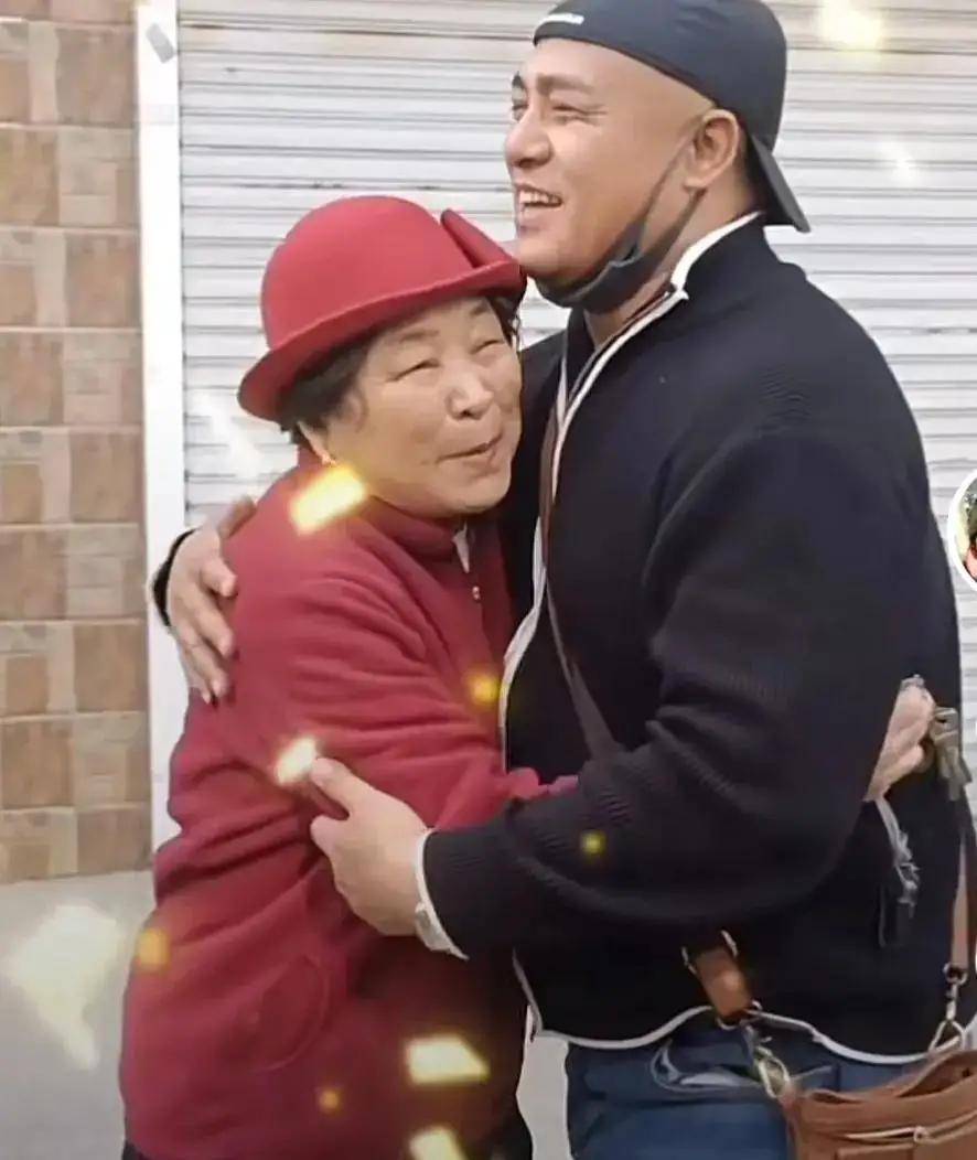 不再是恶霸那图鲁,是一个好丈夫,一个好父亲,更是一个好儿子,祝愿黑子