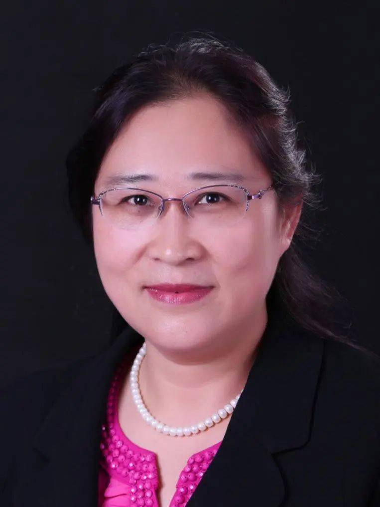 从教36年来,始终工作在基础教学第一线,全身心投入到"大学物理"和"