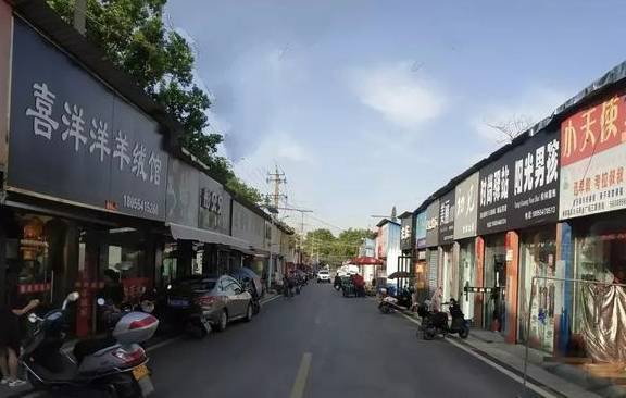 安徽淮南，三十年前繁华的街道，如今门庭冷落略感凄凉