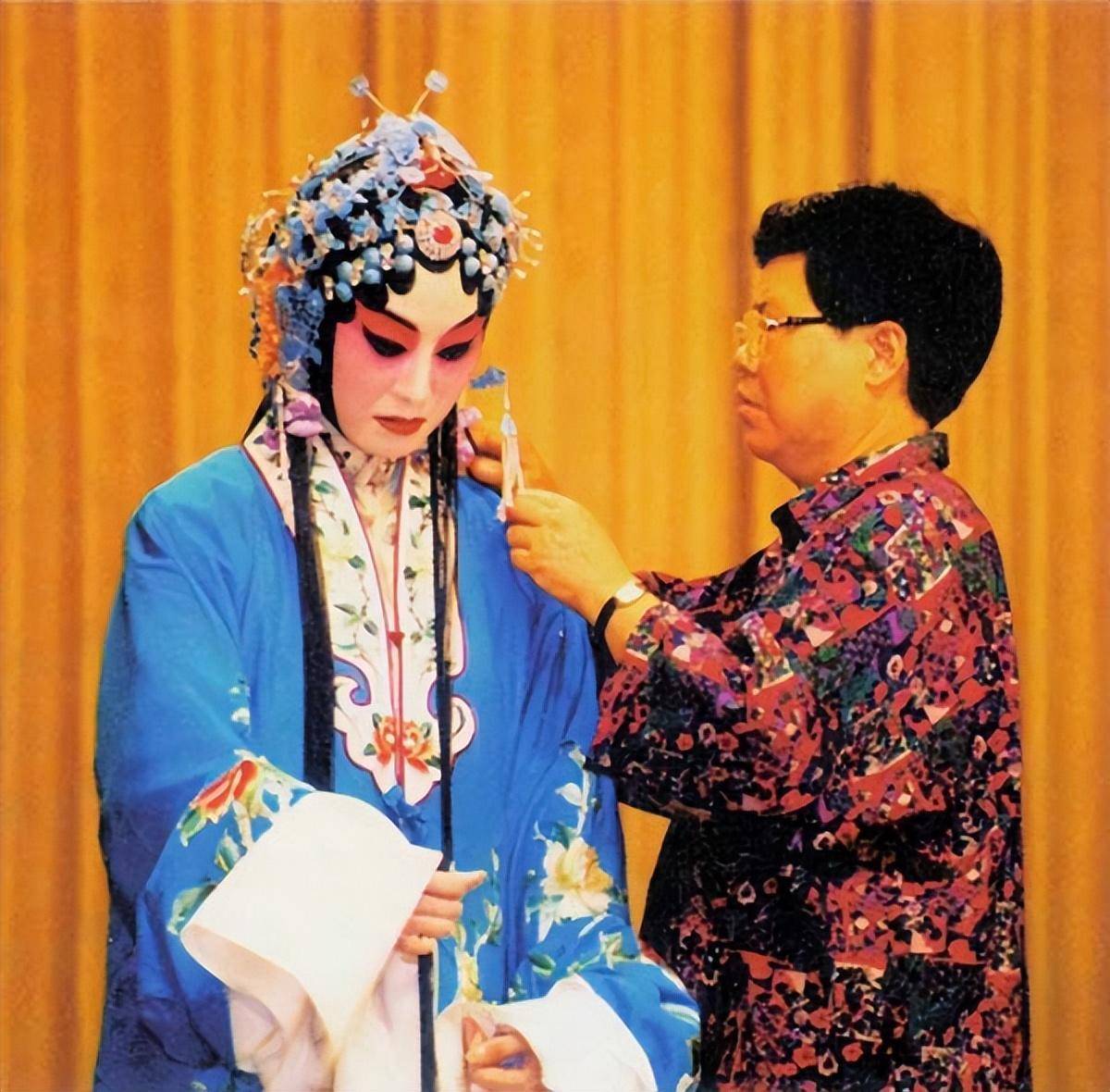 一样的美丽有名,人生却截然不同_迟小秋_京剧_丈夫