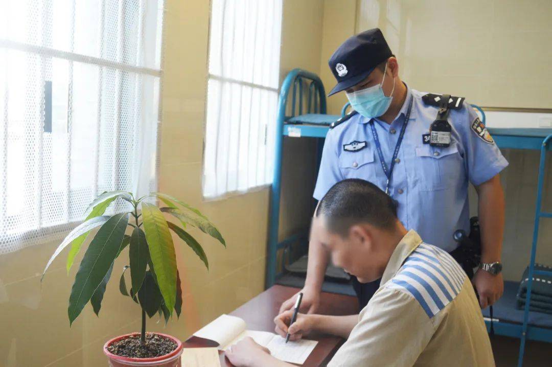 中秋期间,淝河监狱扎实开展亲情家书撰写活动,弘扬思亲,感恩主题,让
