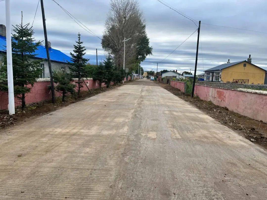 诺敏镇:村路修建暖人心 凝心聚力促发展_中兴村_生产_村民