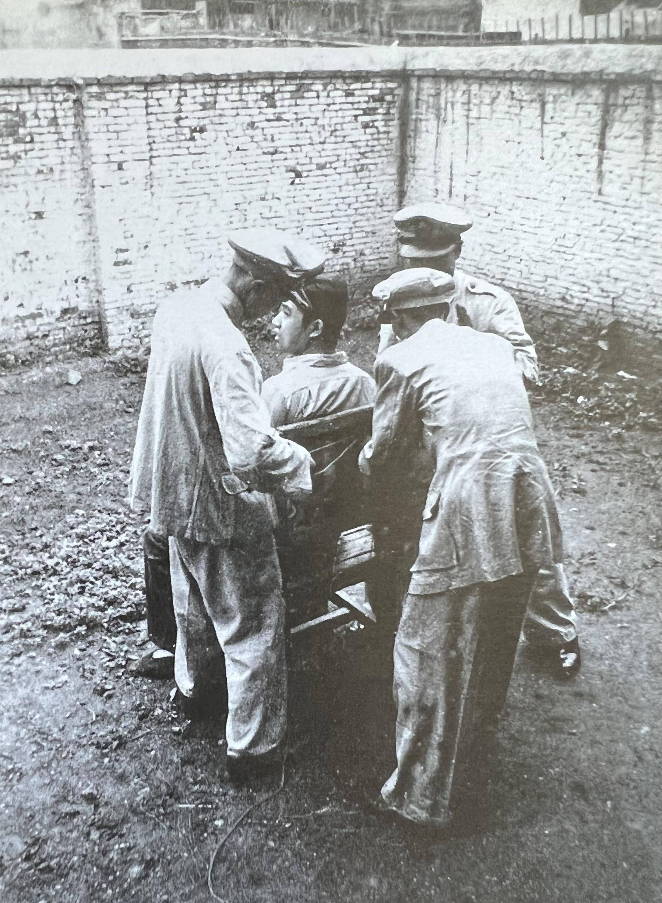 被判死刑时他坦然大笑,死后,妻子知道他娶她是另有所图,却无恨_忻玉英