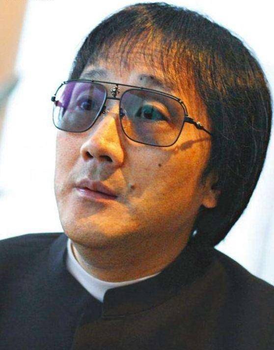 "上海仔"90年代初到澳门挑衅赌王何鸿燊,被崩牙驹直接吊打_江湖_街市