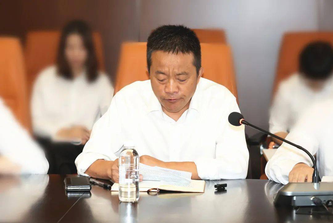 物流事业部总经理杨科昌,煤炭事业部总经理冯小鹏,钢铁事业部成都区域