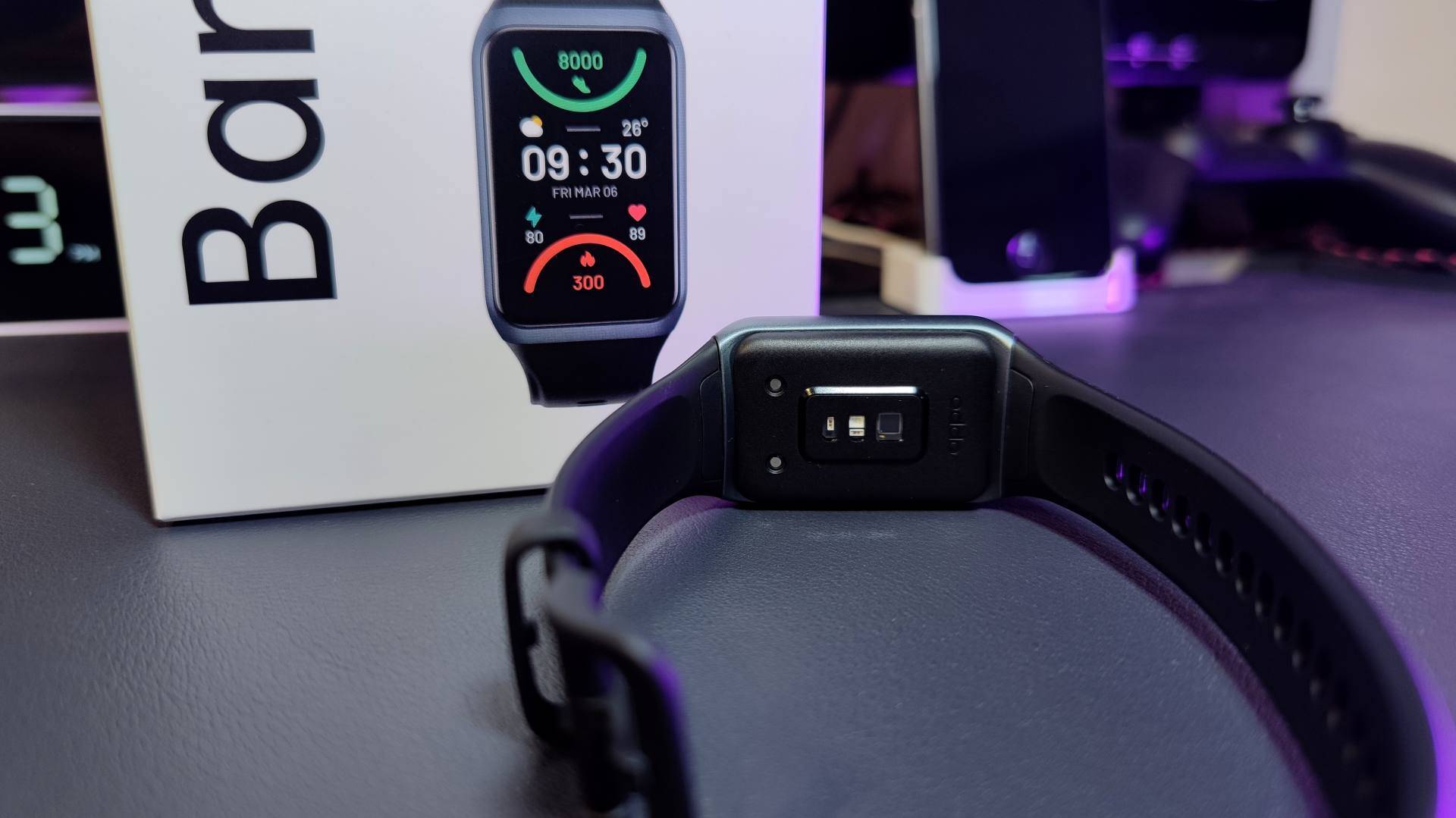 主打轻便的运动手环 oppo 手环2,功能性方面却做到了足够的丰富_屏幕