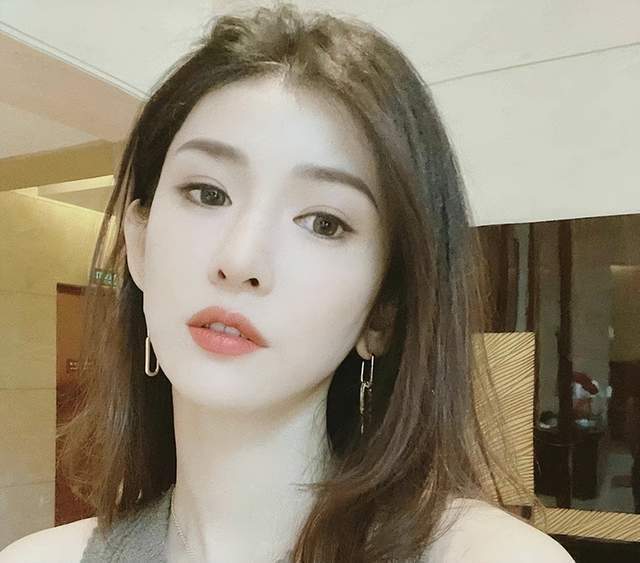郭子瑜再度发文,晒出跟李易峰聊天截图力证曾恋爱,怒骂湾湾无情_网友