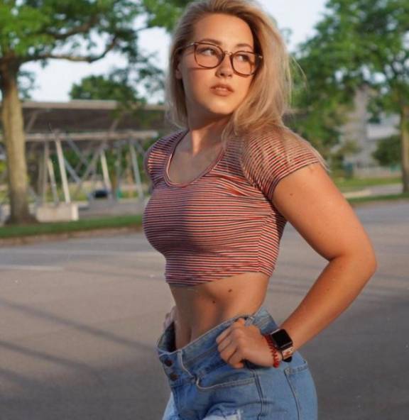 国外美女身材傲人,透露健身秘籍,一周内改善体型_女性_肌肉_锻炼