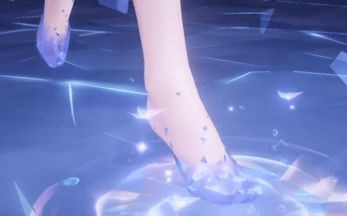神女都是不穿鞋子的,这就是水晶包裹了足部的前端,走路都是踮着脚走的