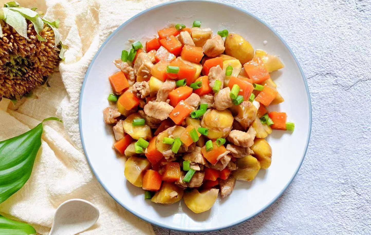 宝宝版板栗烧鸡肉:鲜香软烂,汤汁浓郁超下饭,娃吃了还想吃_食材_胡