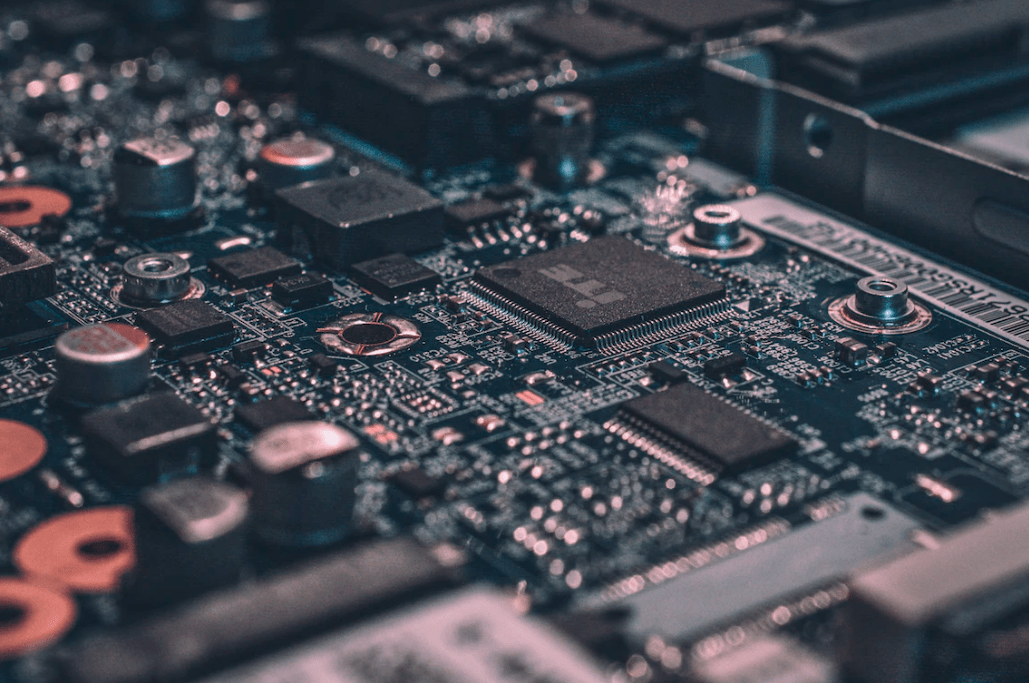 国产射频芯片奔赴下一个战场,迎来新纪元的曙光_元器件_手机_滤波器