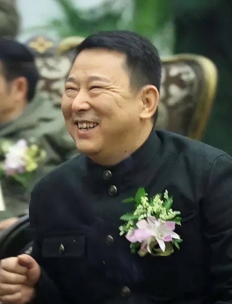 1992年时,他干脆地辞去了工作,在北京怀柔开办了一家自己的实业公司