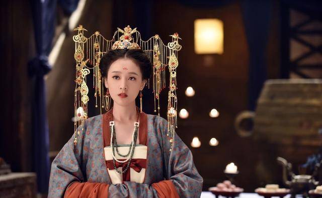 《白蛇情劫》致敬经典《青蛇》颜值一般,造型却十分惊艳_影片_王祖贤