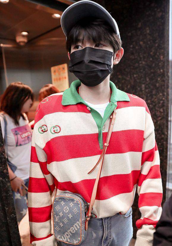 王源穿gucci彩虹衣,真是越来越酷,你们未来的老公就长这个样?