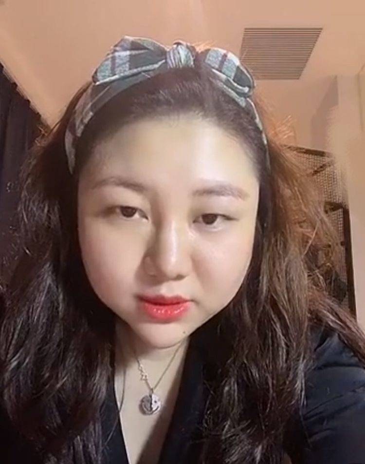 全民模仿秦牛正威唱rap,杨天真强行蹭热度,经纪人都想c位出道?