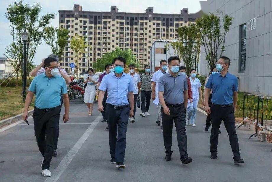 郭新春深入我县专题督导疫情防控工作_群众_隔离_章梦元