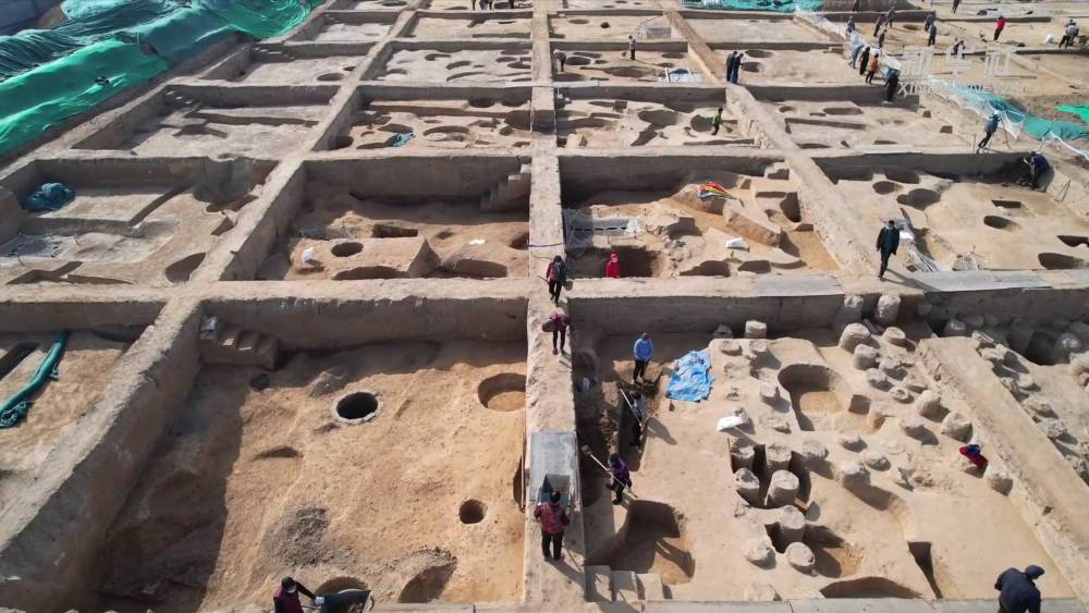 新华社：河南郑州商城遗址发现商代中期高等级贵族墓葬区