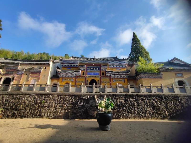 黄梅县五祖寺,始建于唐朝,中国禅宗发源地,曾被御赐为天下祖庭