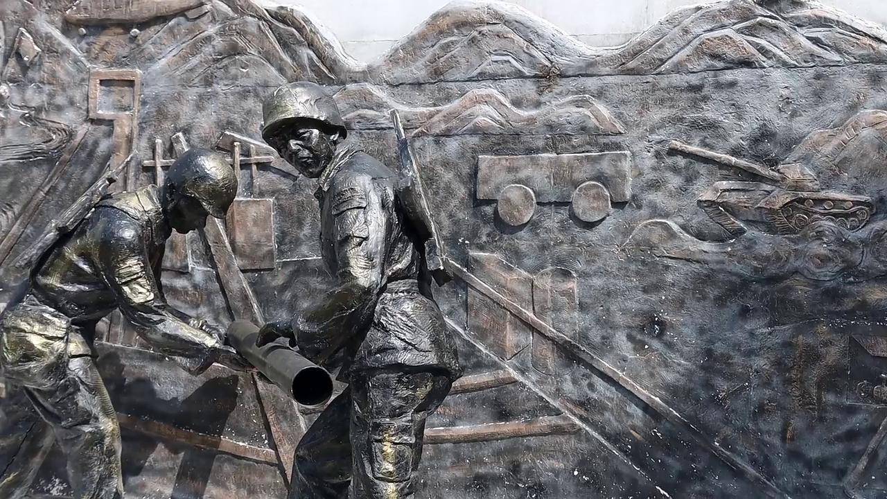 走近联勤保障部队的尖兵 战场上的"钢铁油龙"_管线_现代战争_油料