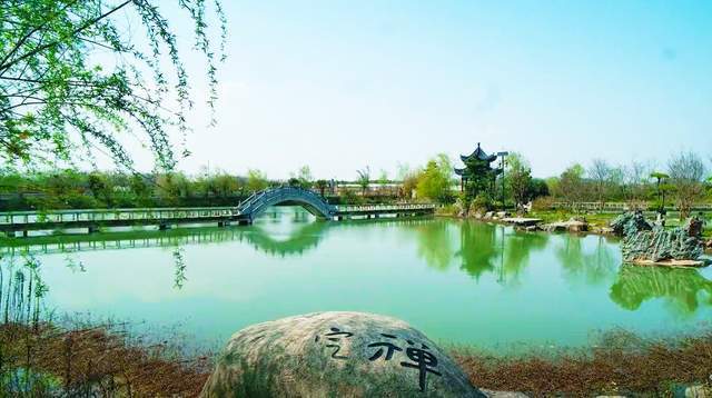 武汉远城区有座江南风庭院，古典建筑遍布其中，小桥流水意境美好