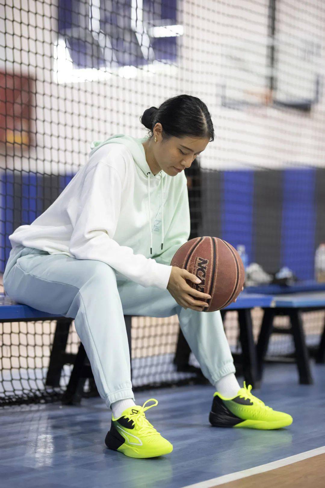 emma_布里安娜_篮球场