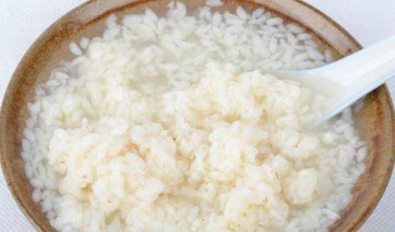 做米酒时，别只懂加酒曲，加上一点它，出酒更多更快_时候_因为_表面