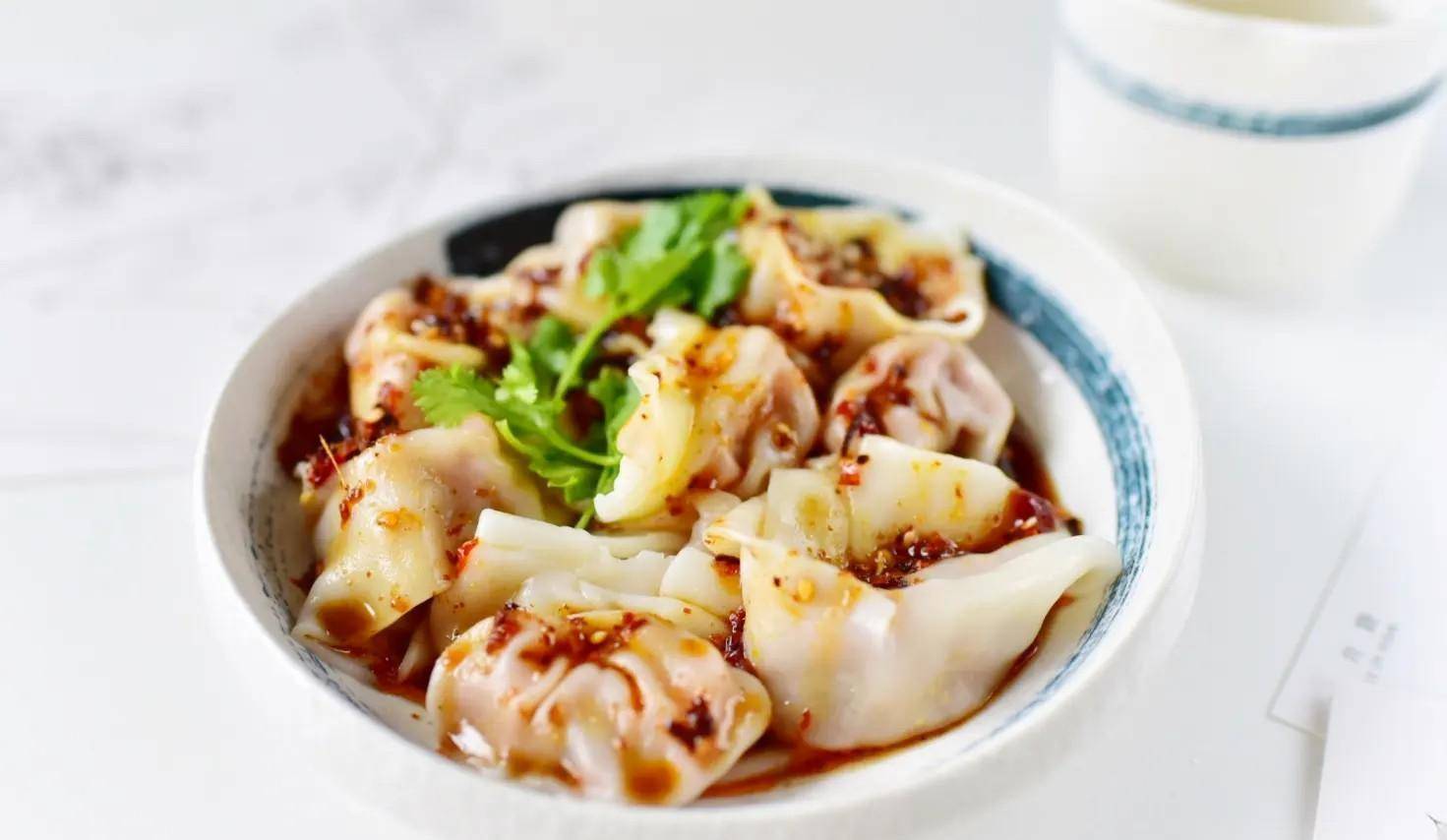 学会这样做香拌云吞,营养解馋,滋味美妙,一大盘子都不够吃_香菜_美食