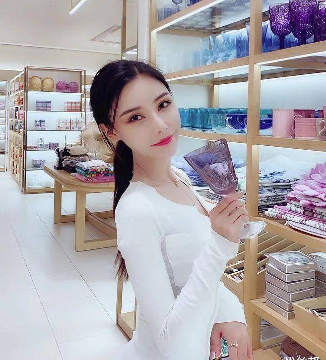 女主播安雅改名复播被封禁,粉丝道出实情,有在别的软件看到她_sylvia