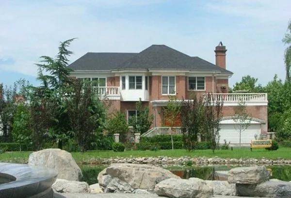 1999年,北京亚运村七号别墅中,她居然当起了"妈妈桑"_刘春洋_工作