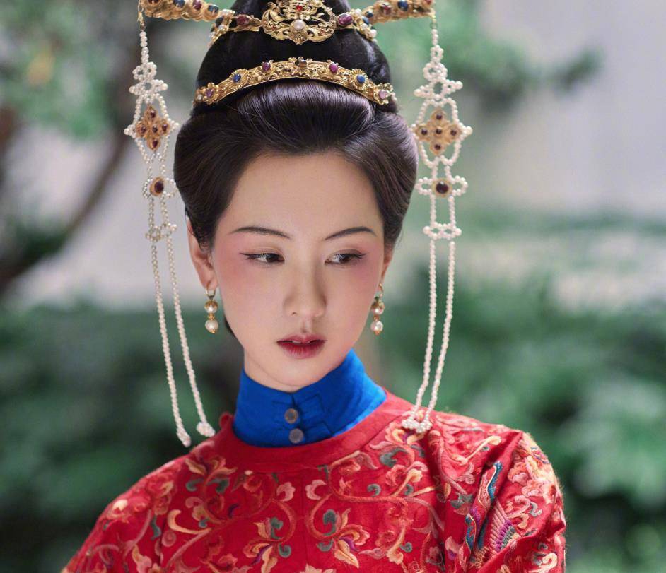 《玉楼春》开播获好评,八位女主演颜值一个赛一个,40岁杨蓉绝了_黄